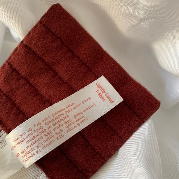 44D Cacique Bra - Picture 10 of 10